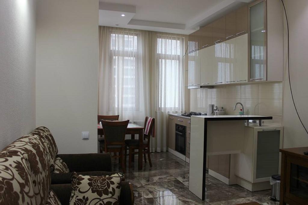 Apartment On Rustaveli 17 Batumi Ngoại thất bức ảnh